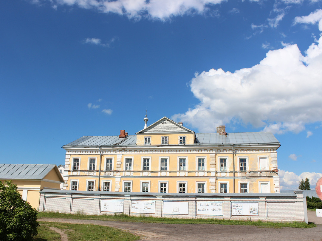 Vvedeno-Oyatskiy Monastery景点图片