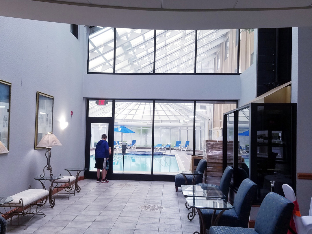 Holiday Inn Express & Suites Belleville (airport Area) By IHG主图