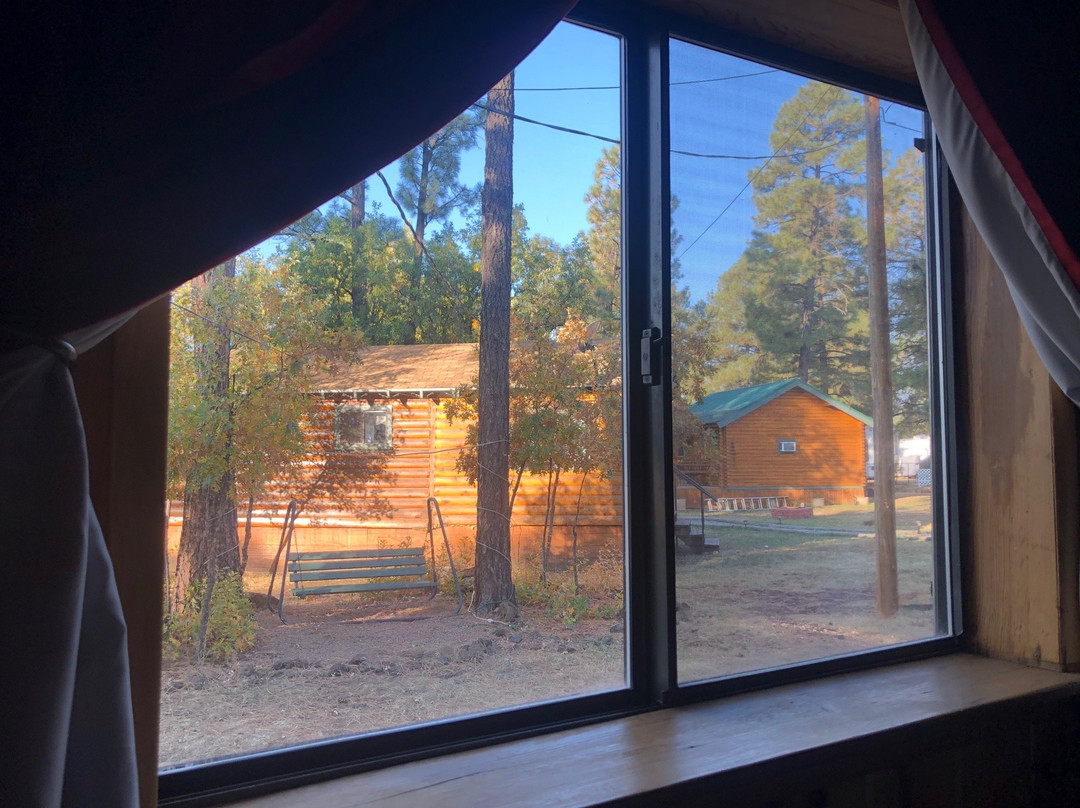 Double B Lodge主图