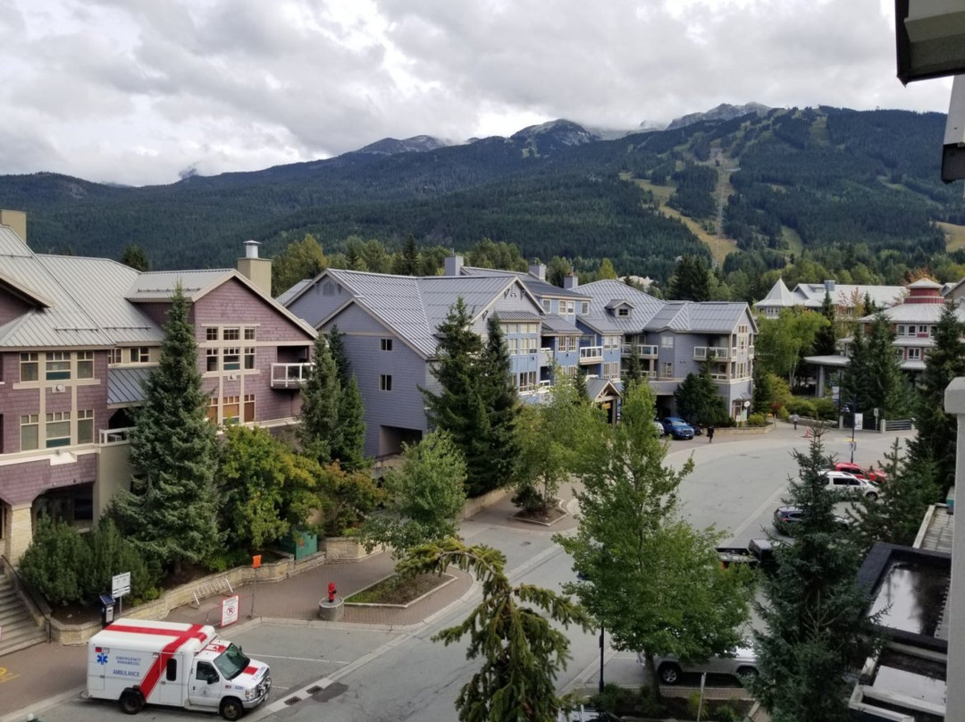 萨米特温泉酒店主图