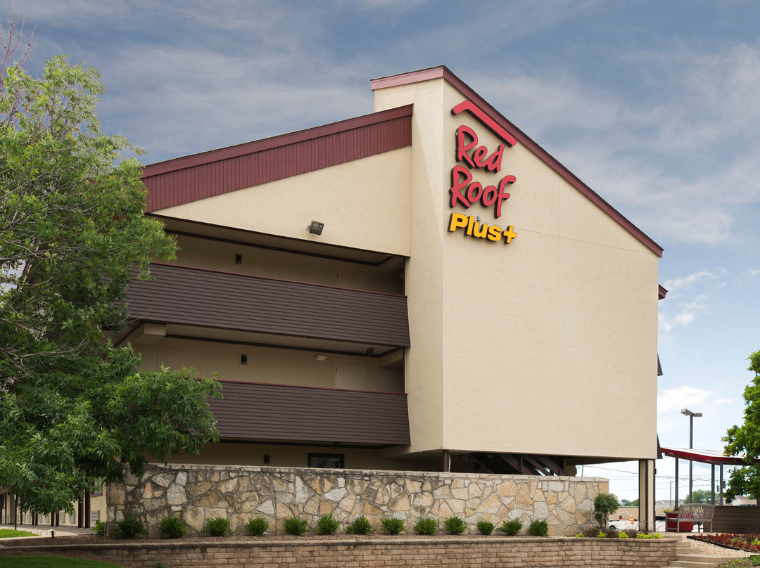 Red Roof Plus+ Chicago Naperville主图