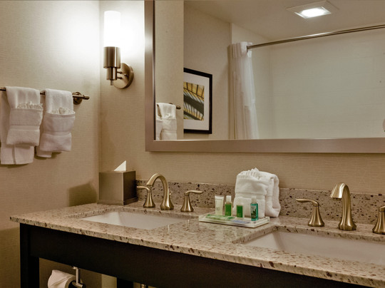 Holiday Inn & Suites East Peoria By IHG主图