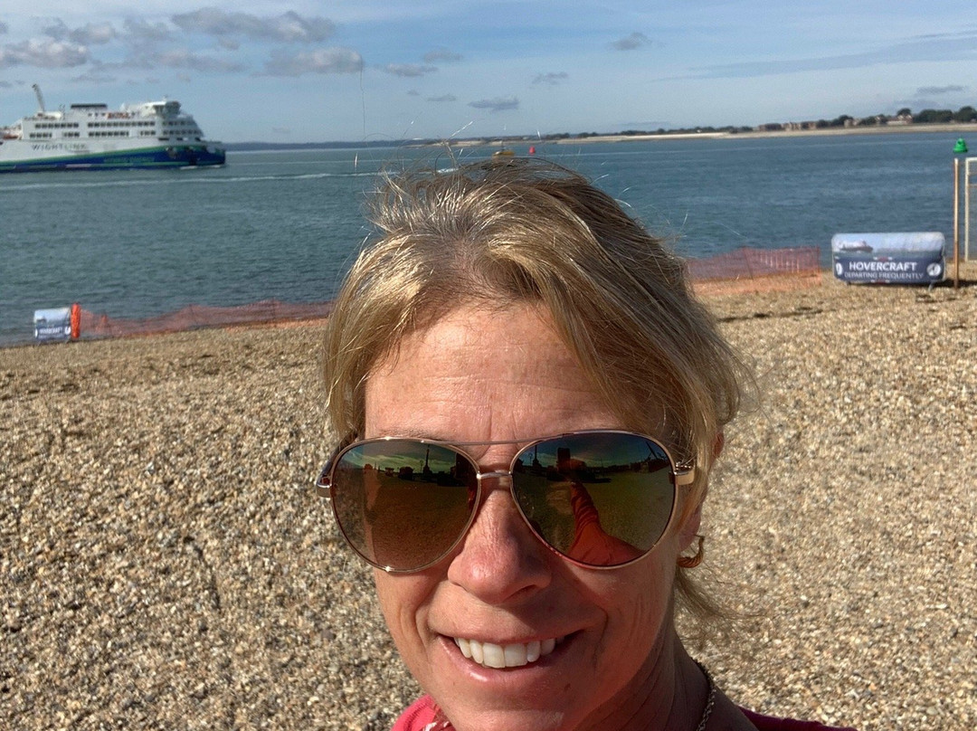 Southsea Beach景点图片