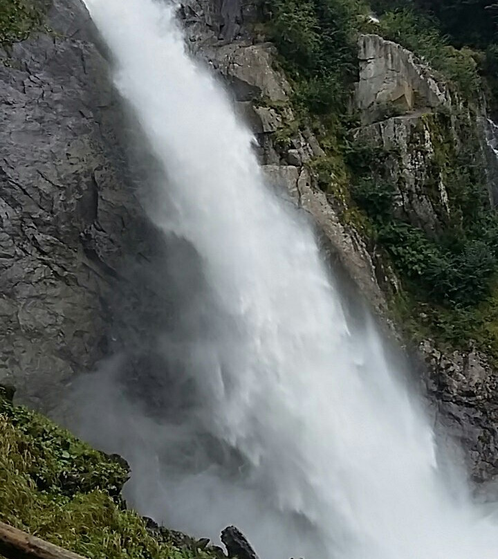 Cascata LARES景点图片