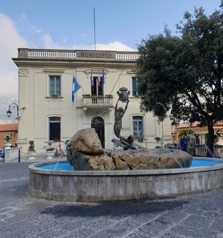 Fontana della Sirena景点图片