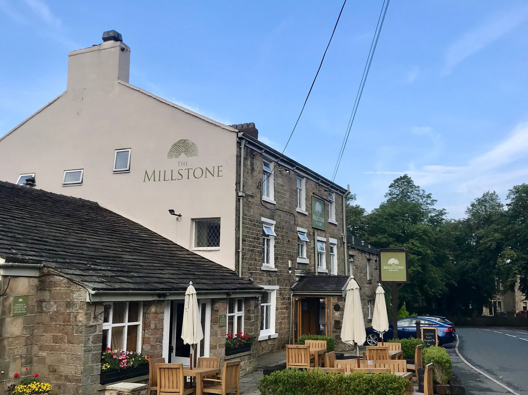 The Millstone, Mellor主图
