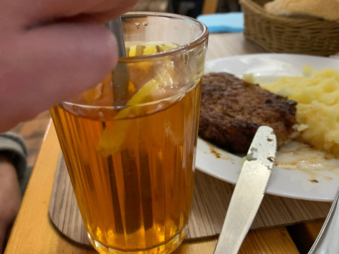 探索Bolshaya Glubokaya