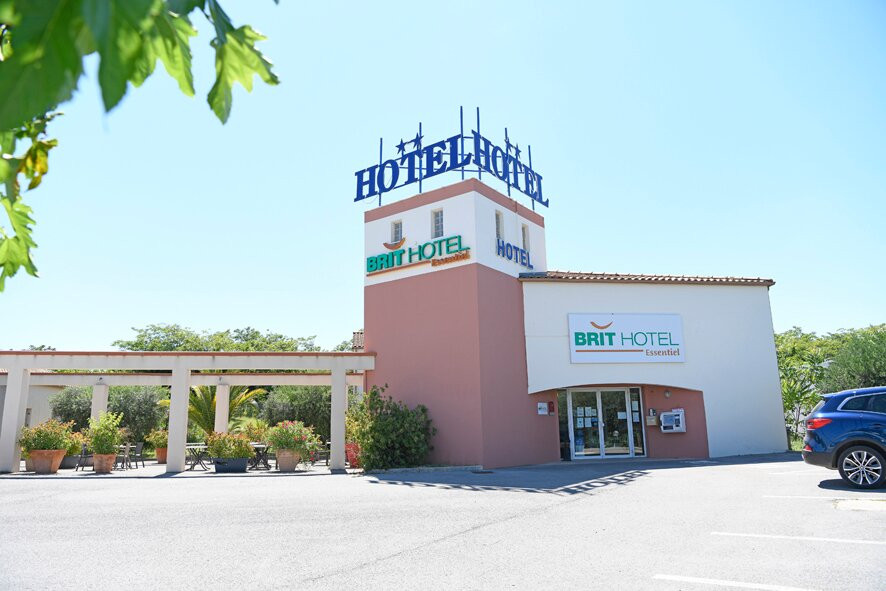 Brit Hotel Clermont L'Herault主图
