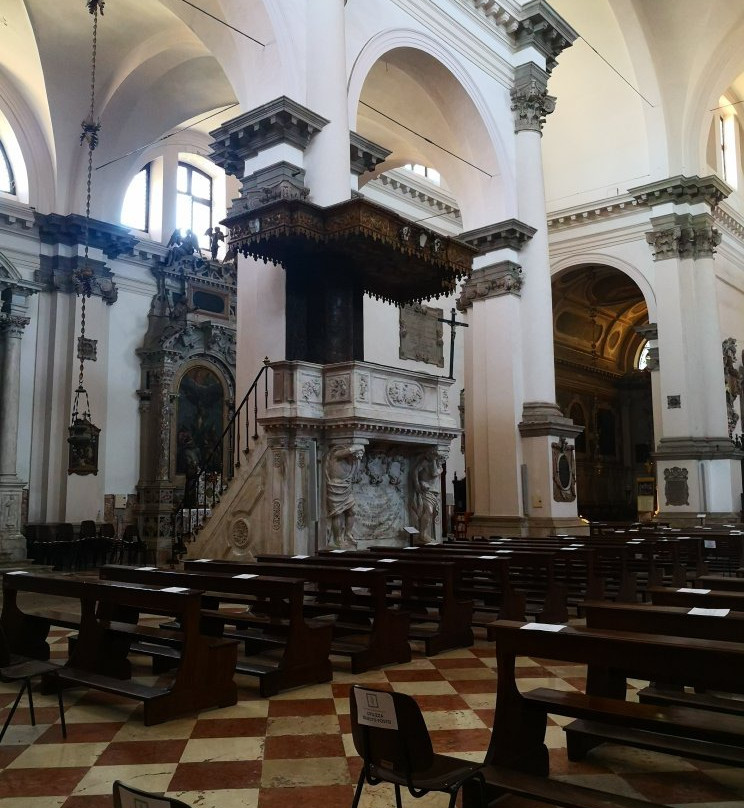 Chiesa di San Giacomo-基奥贾必去景点