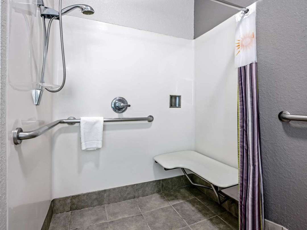 La Quinta Inn & Suites by Wyndham Conroe主图