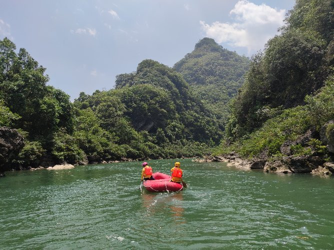 水春河漂流景点图片