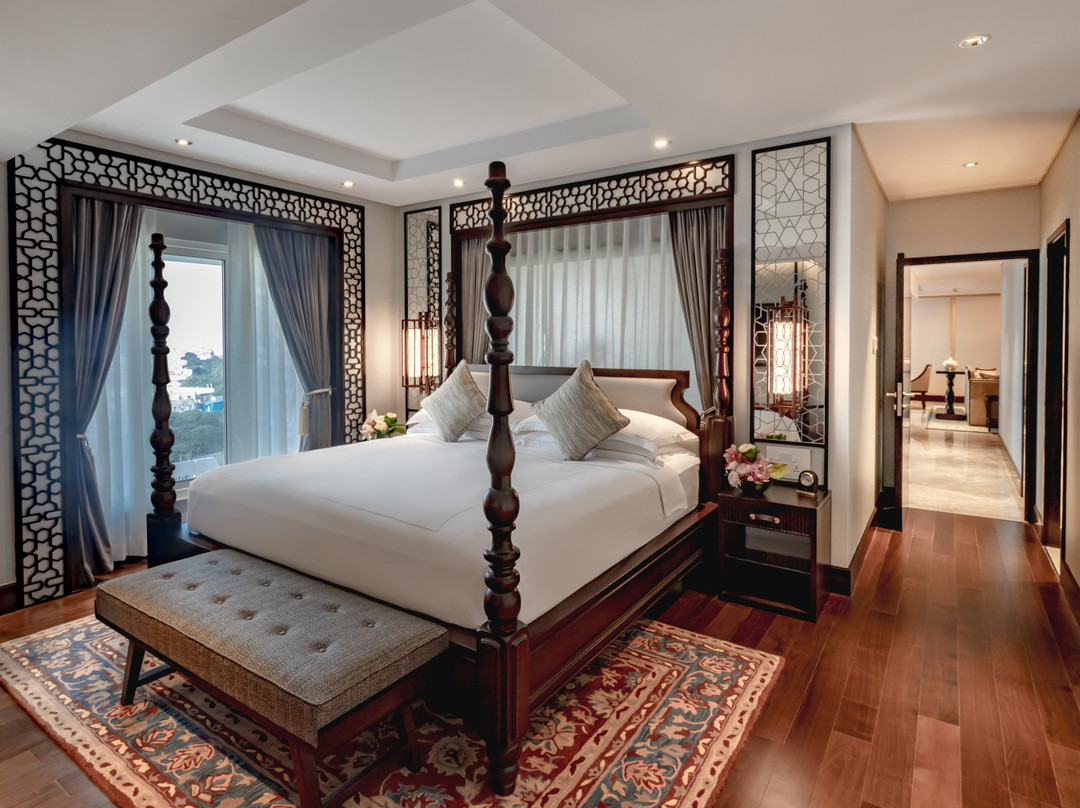 泰姬陵科罗曼德酒店主图