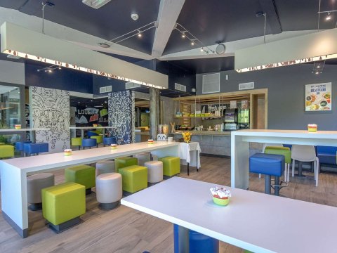 普罗旺斯布里尼奥勒宜必思快捷酒店-官方