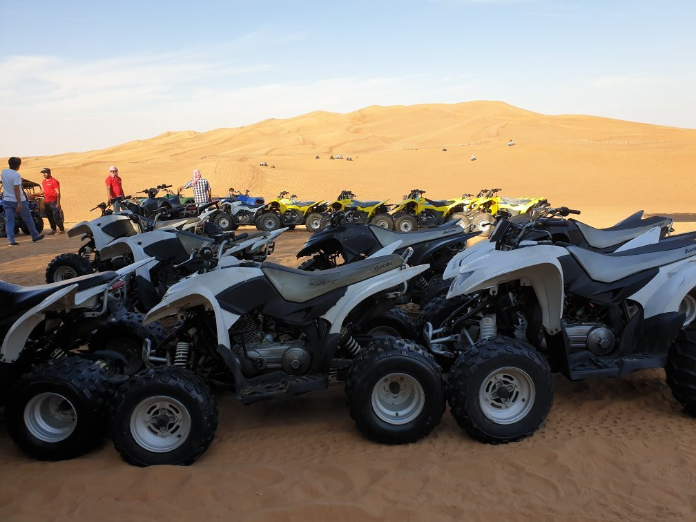 迪拜沙漠冲沙景点图片