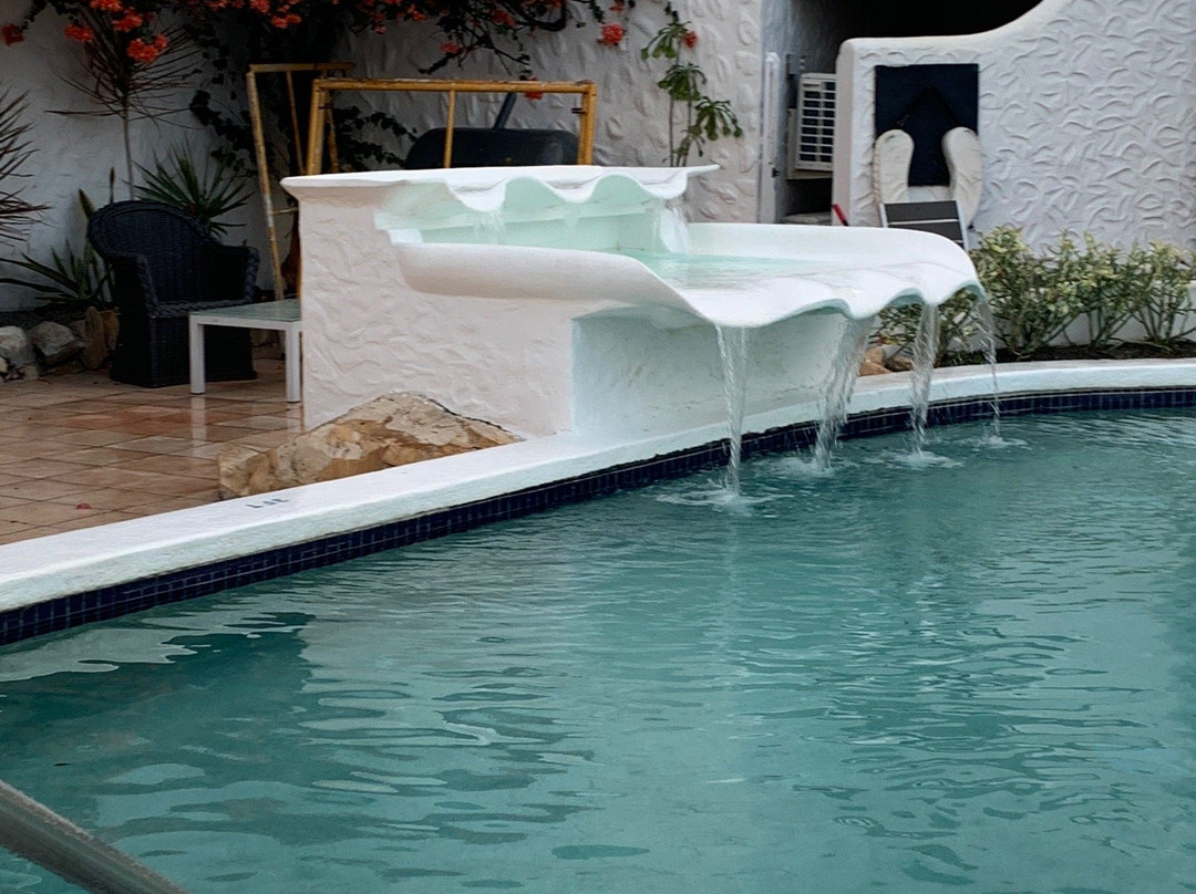 Trade Winds Hotel主图