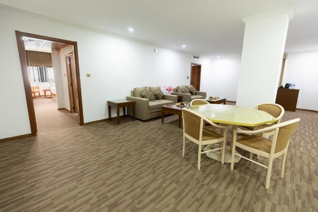 哈姆丹广场主图