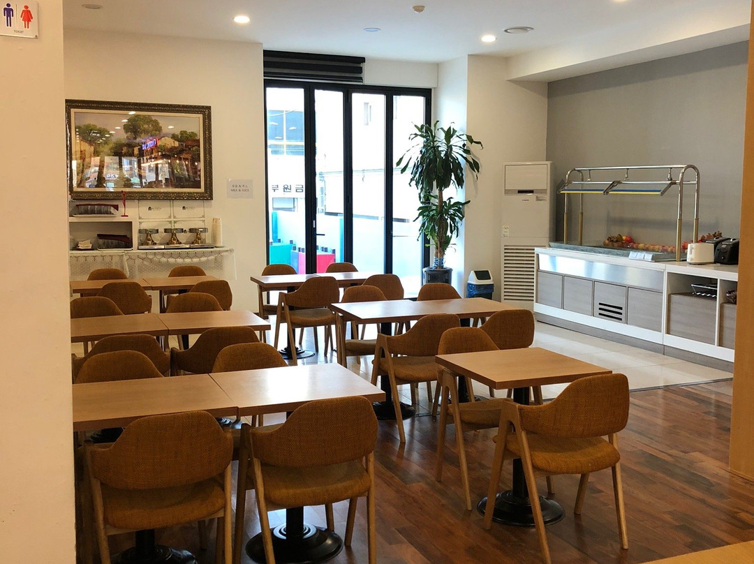 本昵客雅浦项酒店主图