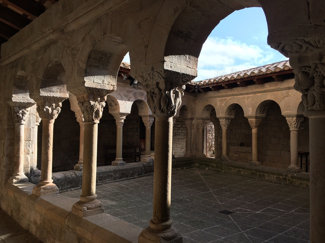 Monestir de Santa Maria de Lluca-Lluca必去景点