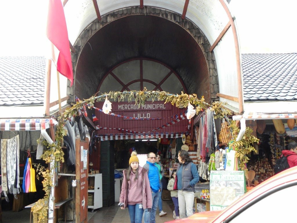 Mercado Artesanal Los Palafitos-Castro必去景点