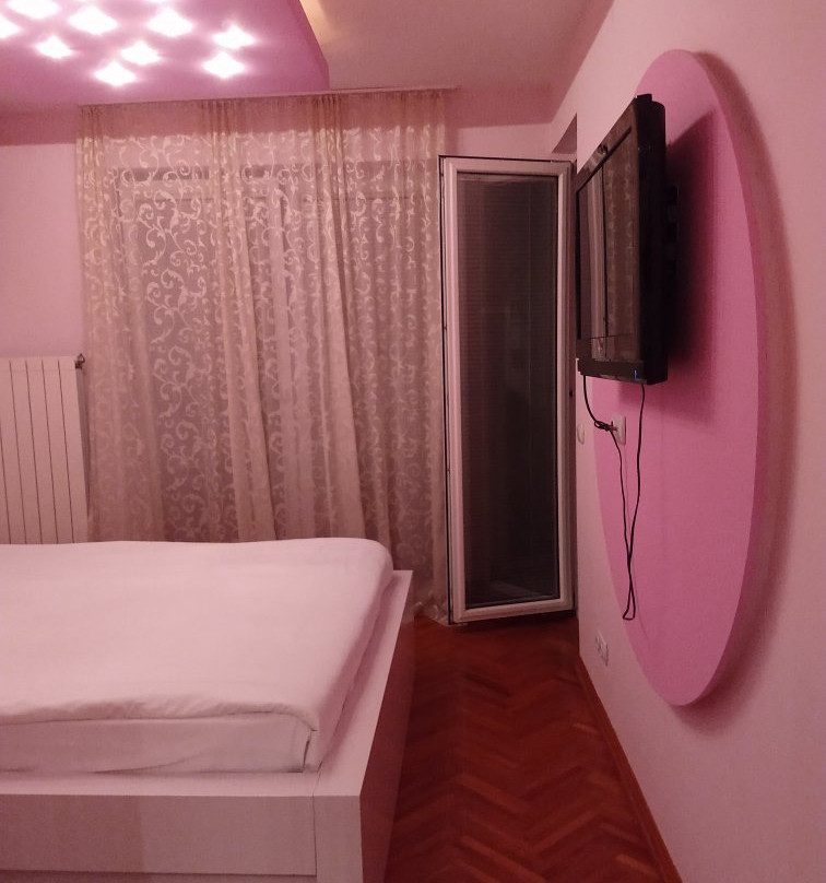 Hotel Crystal主图