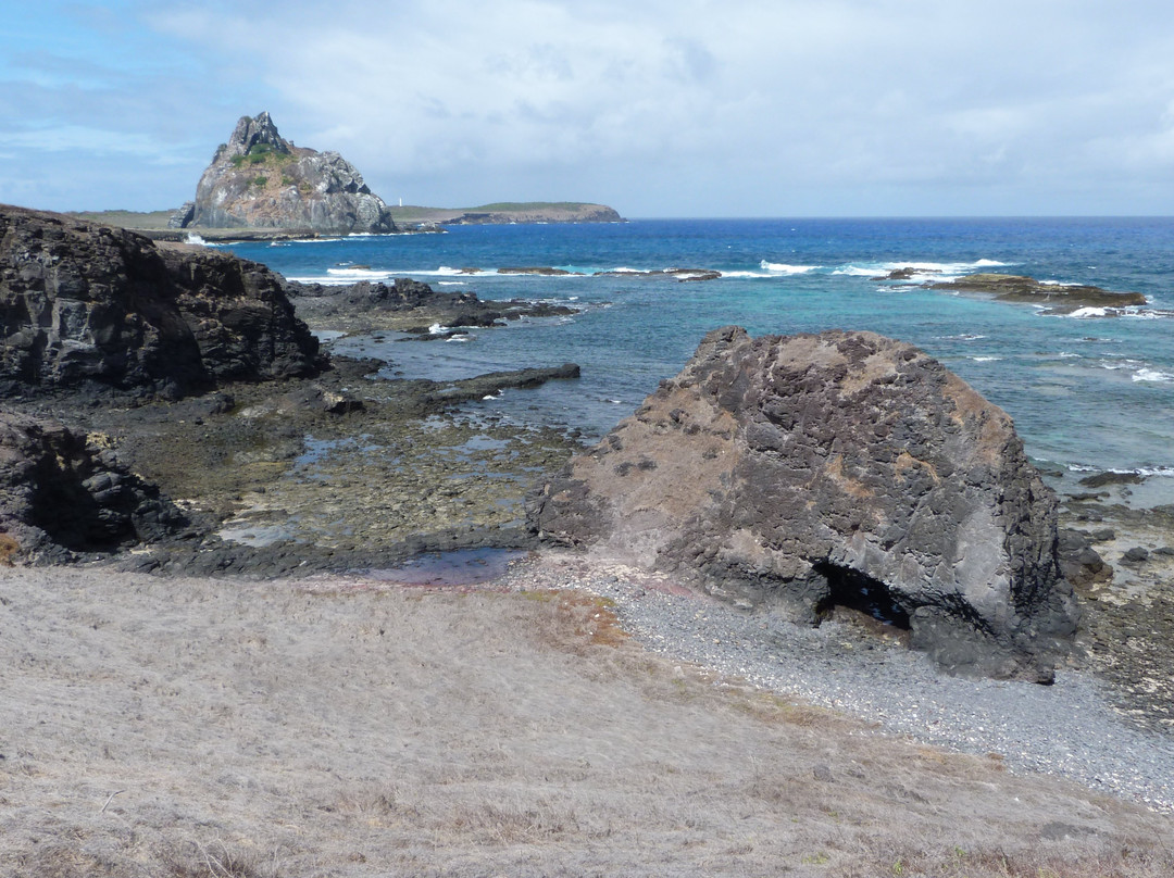 Buraco da Raquel-费尔南多-迪诺罗尼亚群岛必去景点