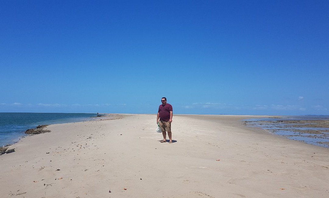 Burrum Heads Beach景点图片