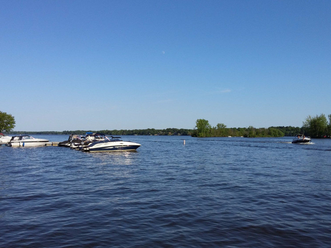 Senneville旅游景点-Sainte-Anne-de-Bellevue Canal
