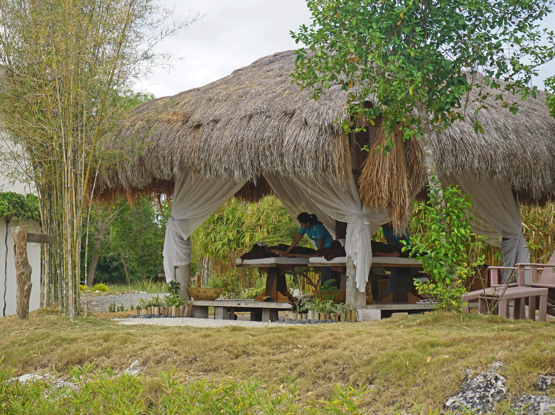 邦劳岛水蓝海滩度假村主图
