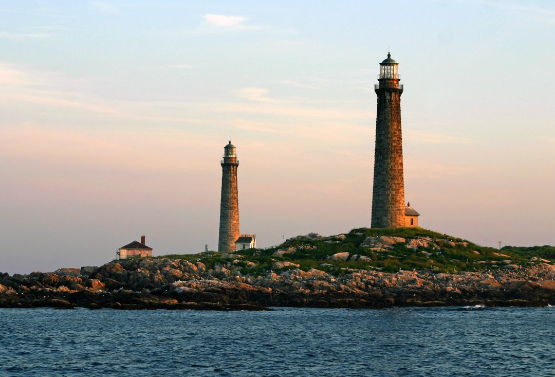 Twin Lights on Thatcher's Island景点图片