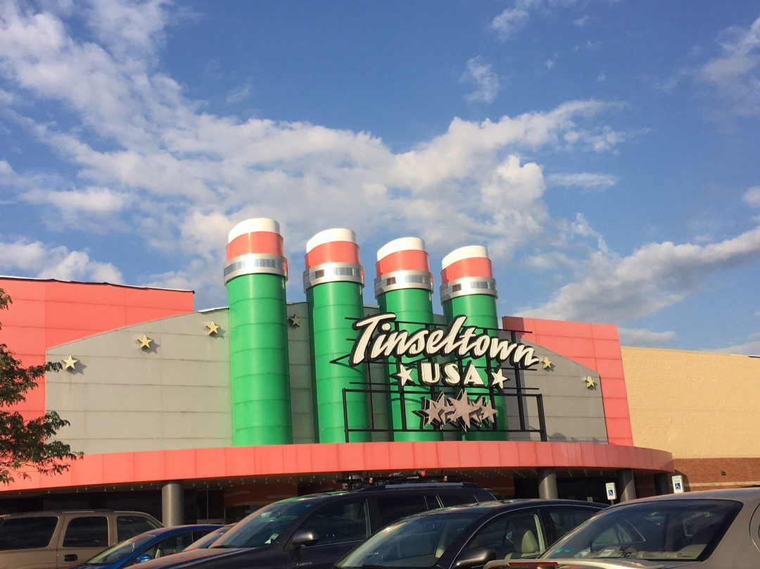 Crestwood旅游景点-Cinemark Tinseltown USA