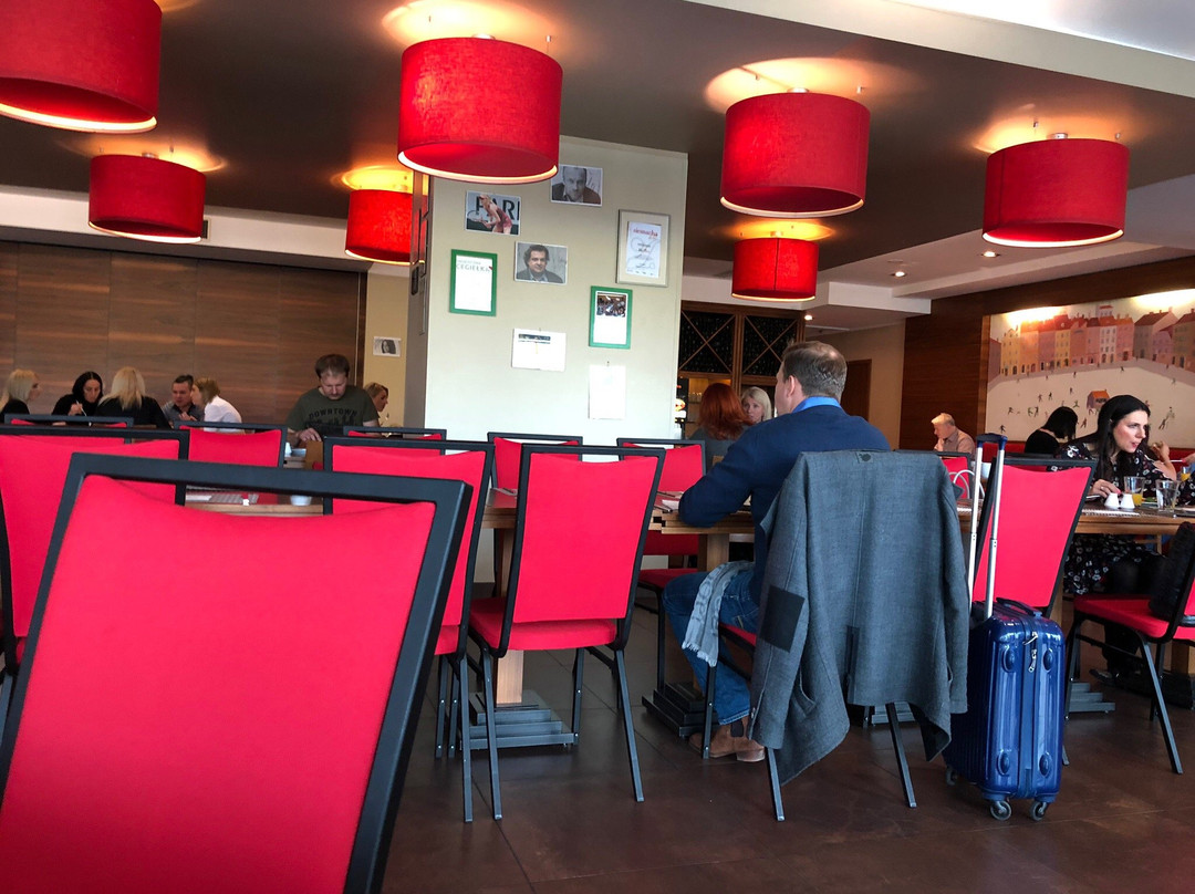 Hotel DeSilva Warszawa Piaseczno主图