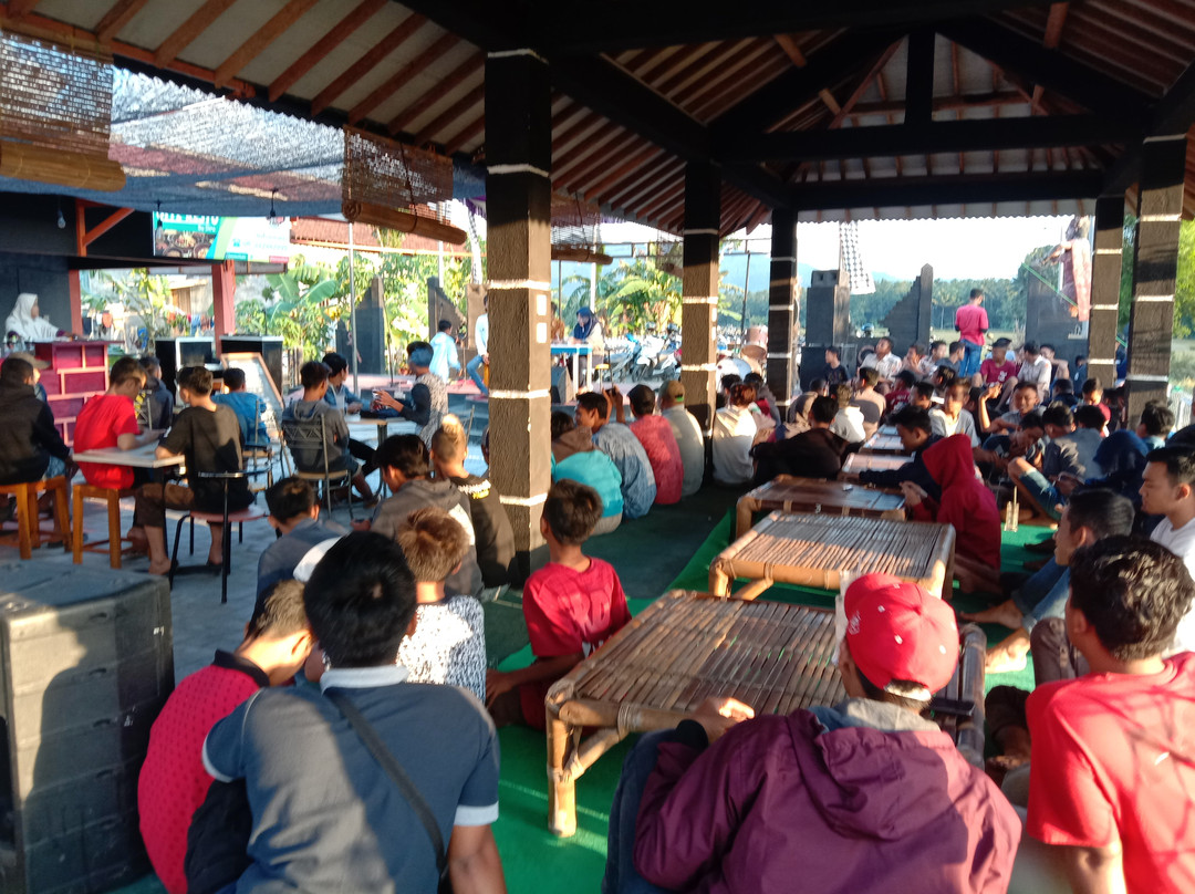 Qiye Resto & Cafe Bu Diro