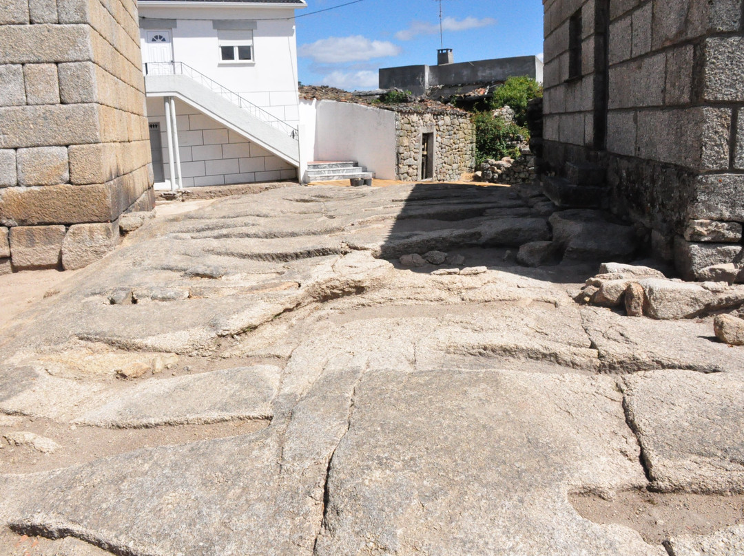 Ruínas do Castelo de Moreira de Rei景点图片
