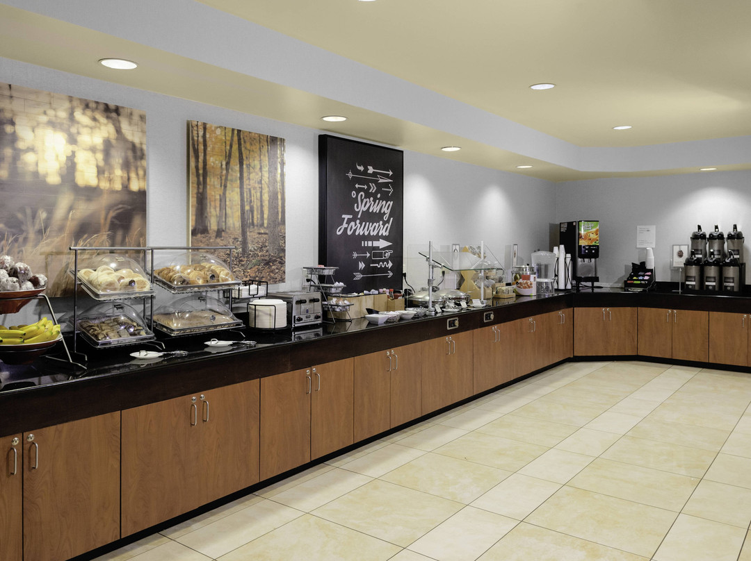 Fairfield Inn & Suites Charlotte Matthews主图