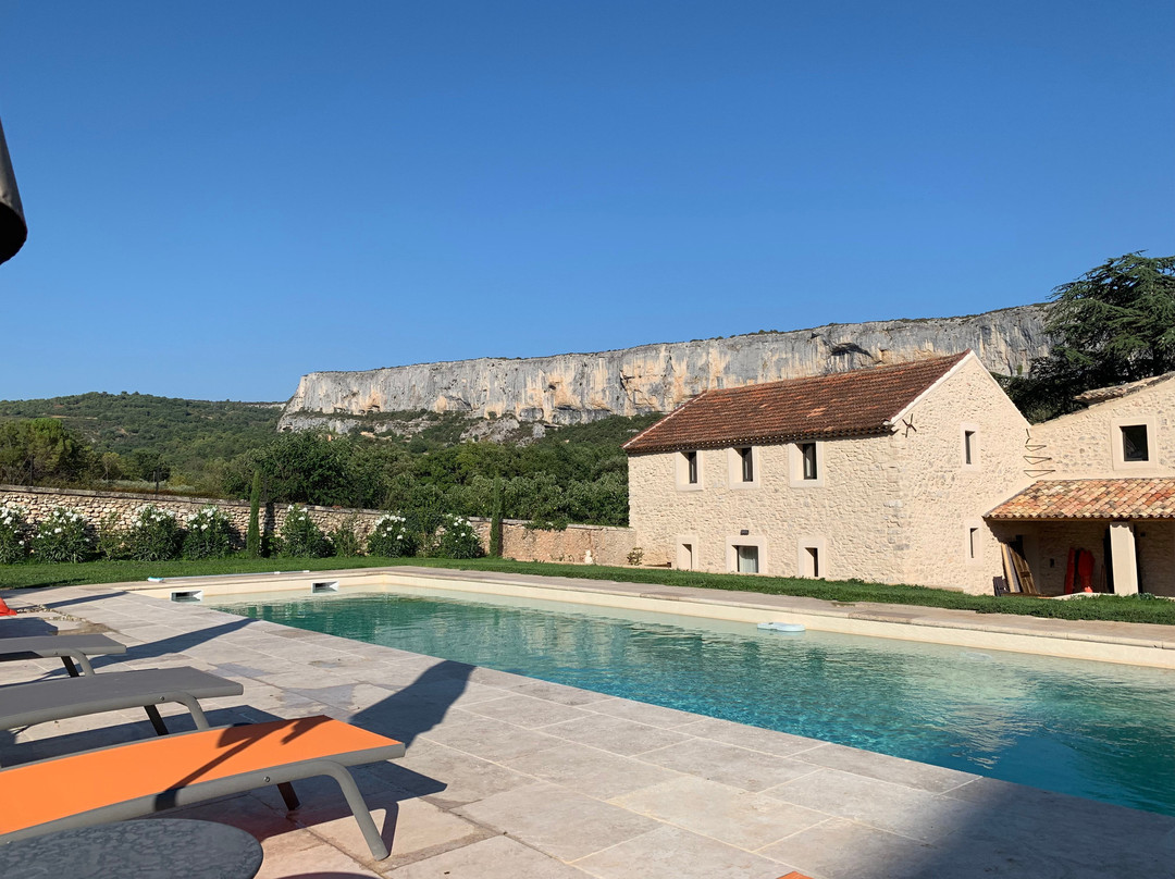 Lioux酒店住宿-Mas aux Cedres