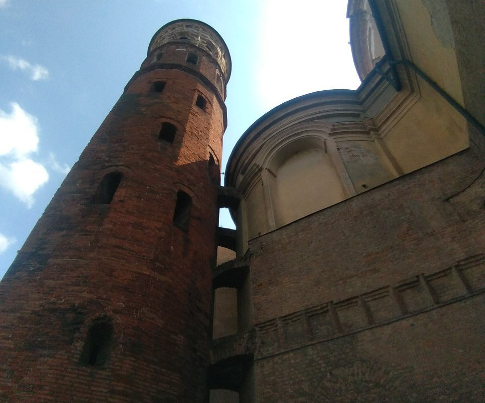 Red Tower of St. Secundus景点图片