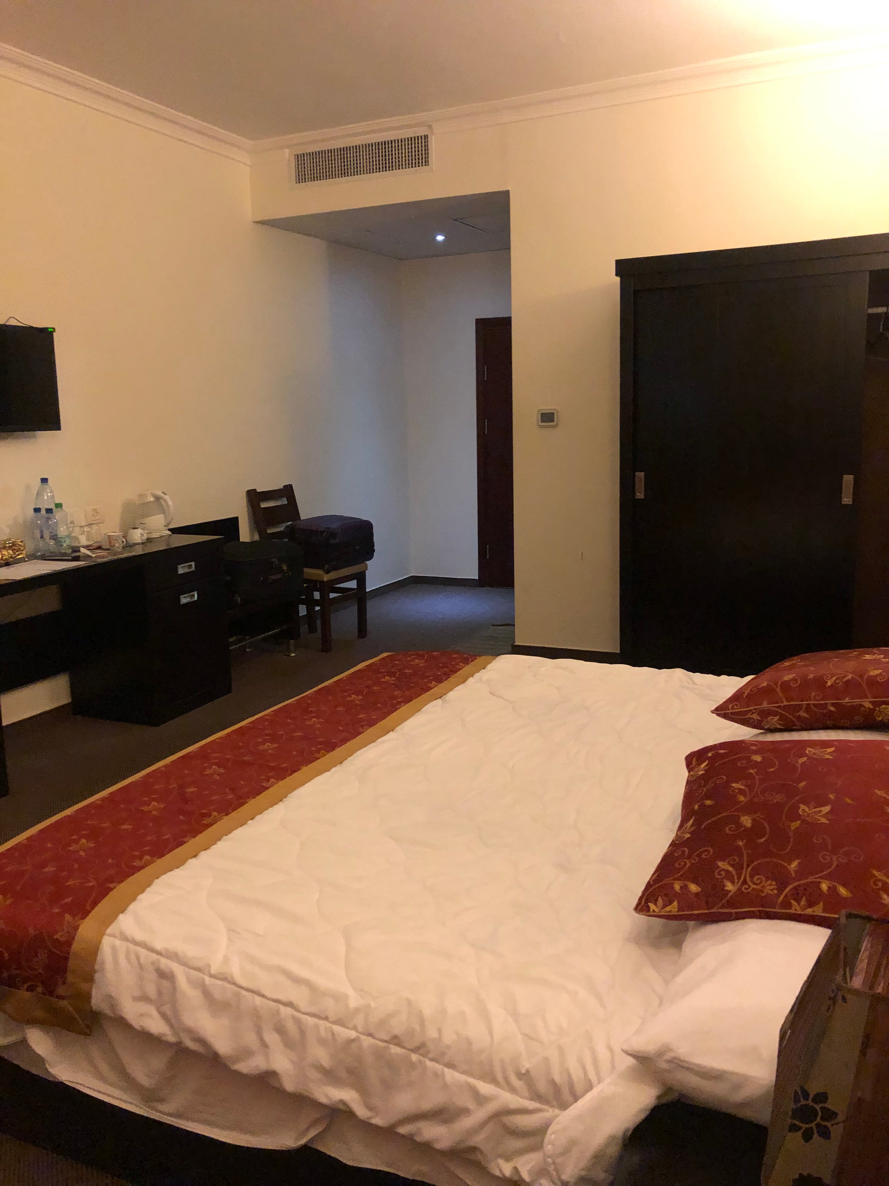 Abu Mazen Hotel-portrait