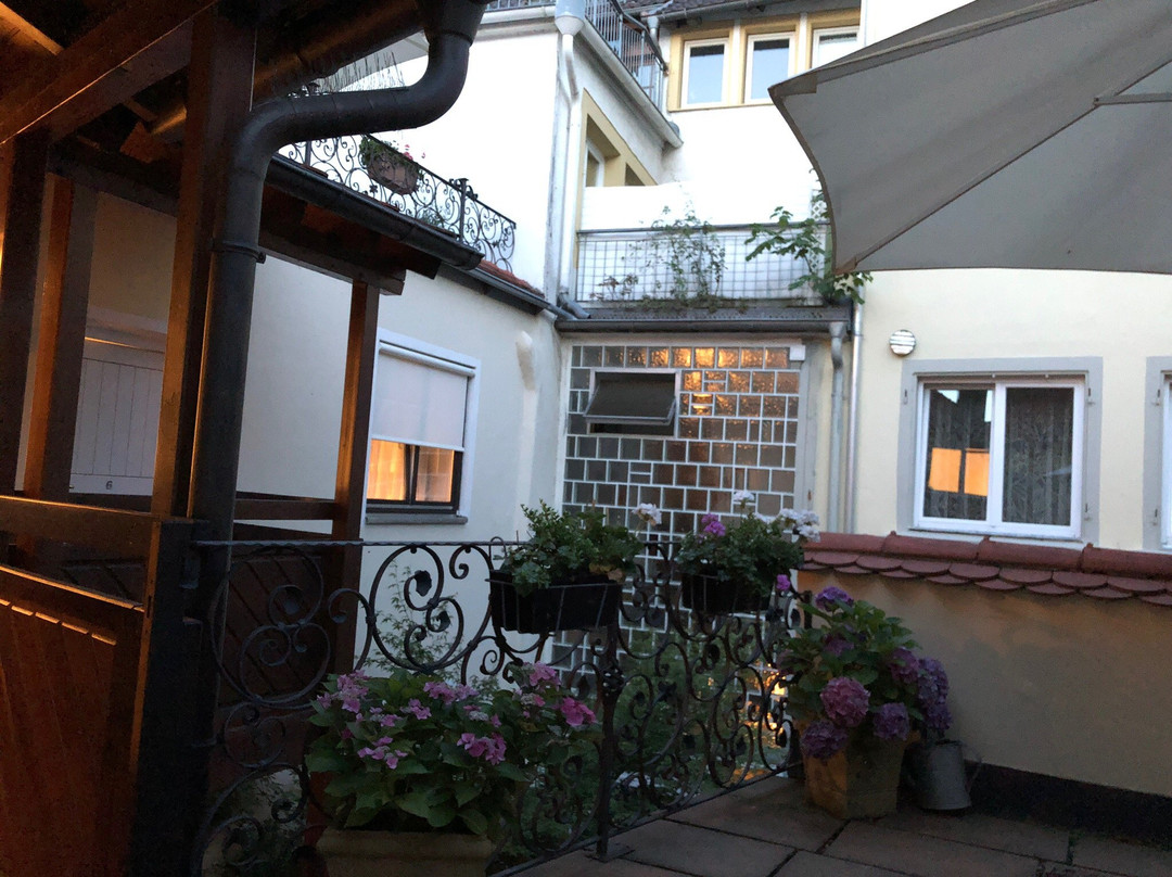 明镜哈尔尼酒店主图