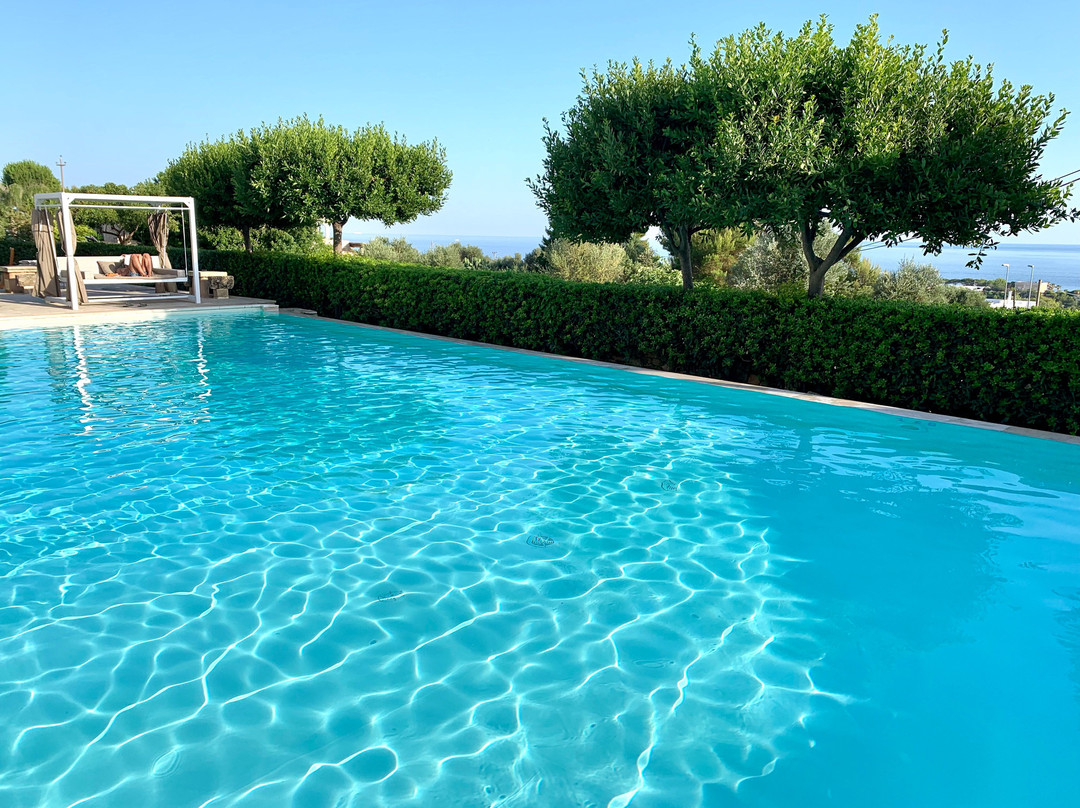 蒙特卡里尼酒店主图