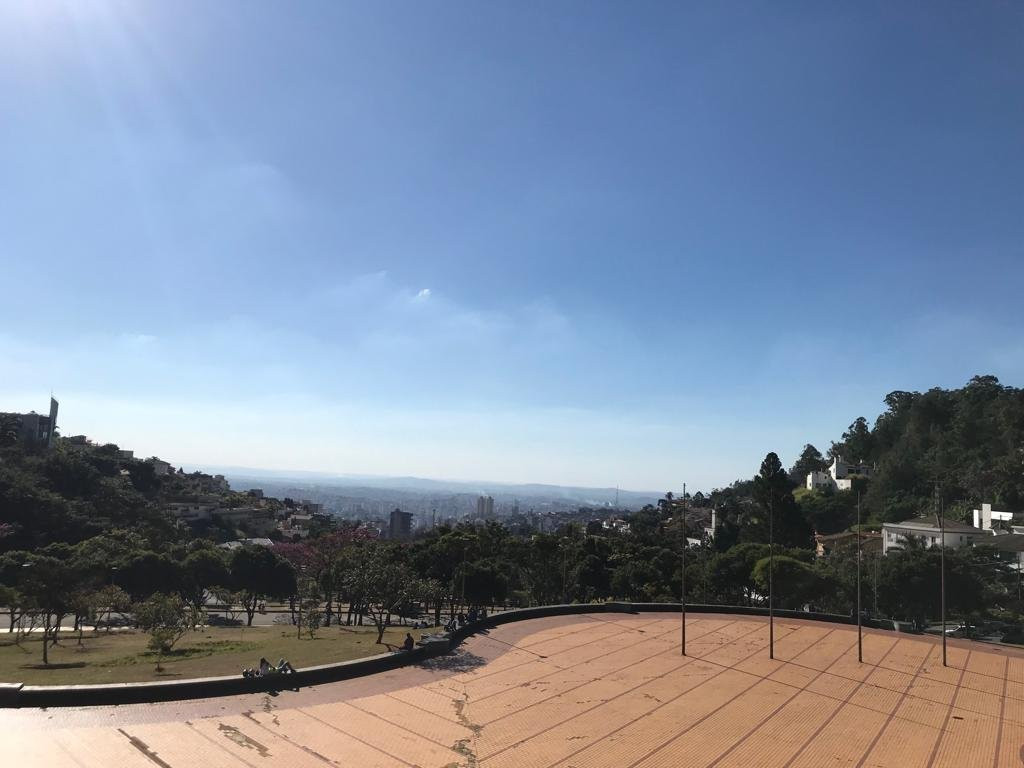 Praca Israel Pinheiro-贝洛哈里桑塔必去景点