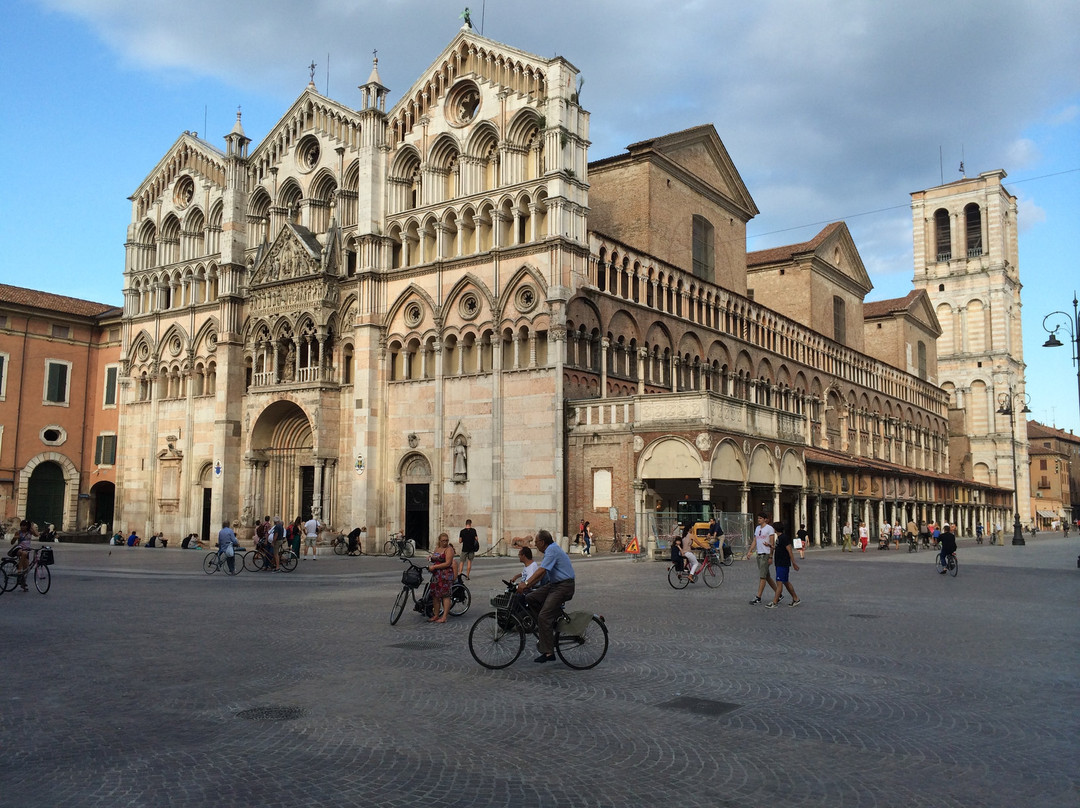 Ferrara Cathedral景点图片