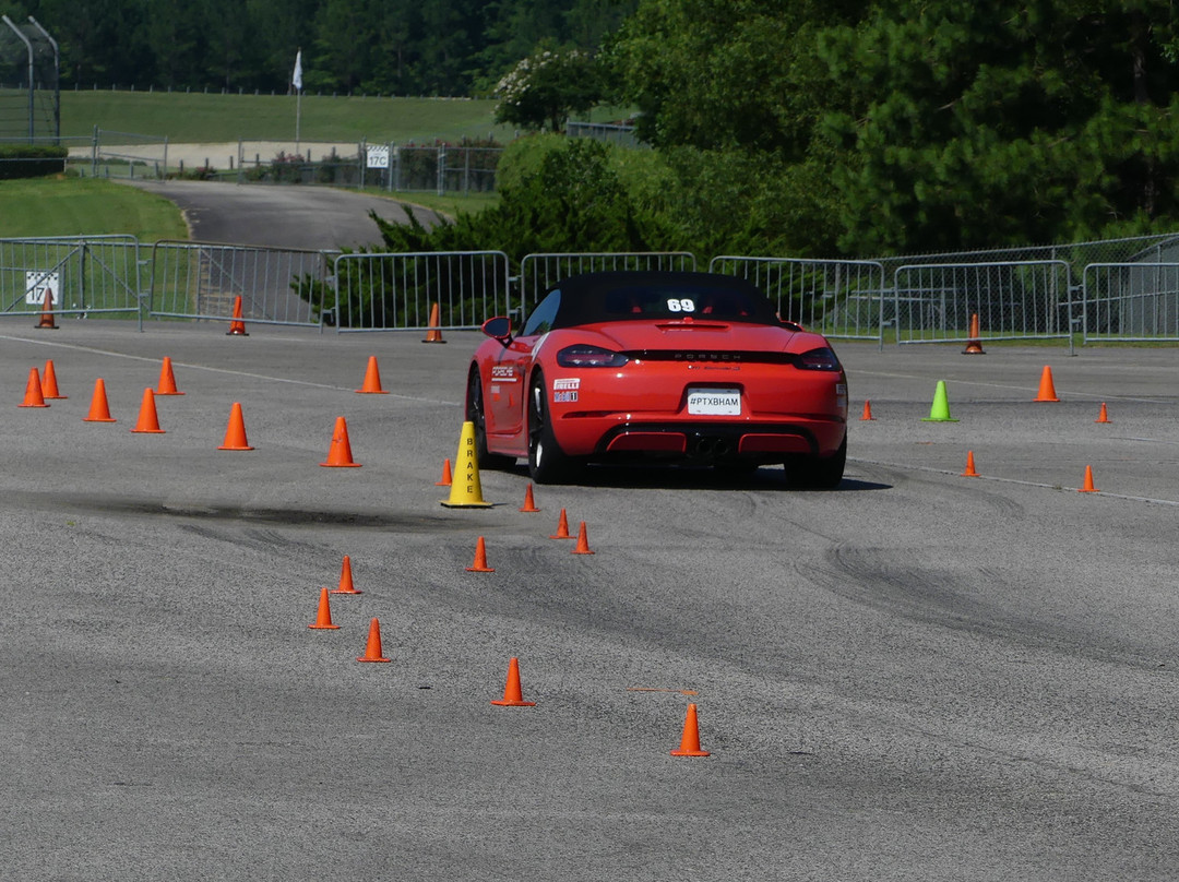 Porsche Track Experience景点图片