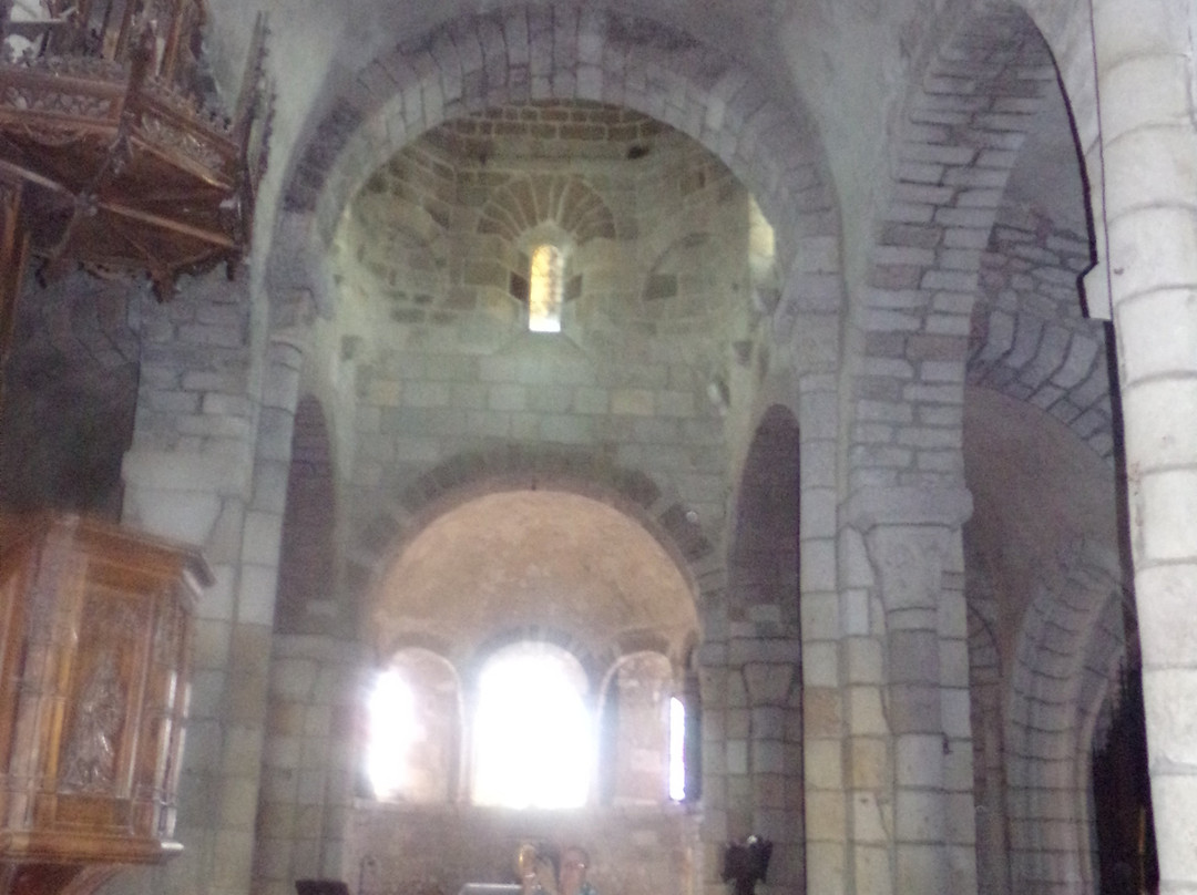 Eglise Saint Pierre De Menet景点图片
