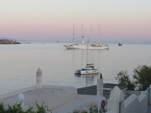 阿多尼斯酒店主图