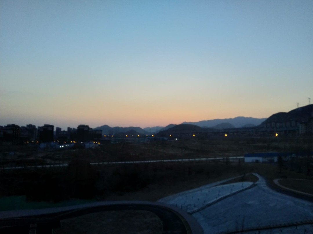 怀来皇冠假日酒店主图