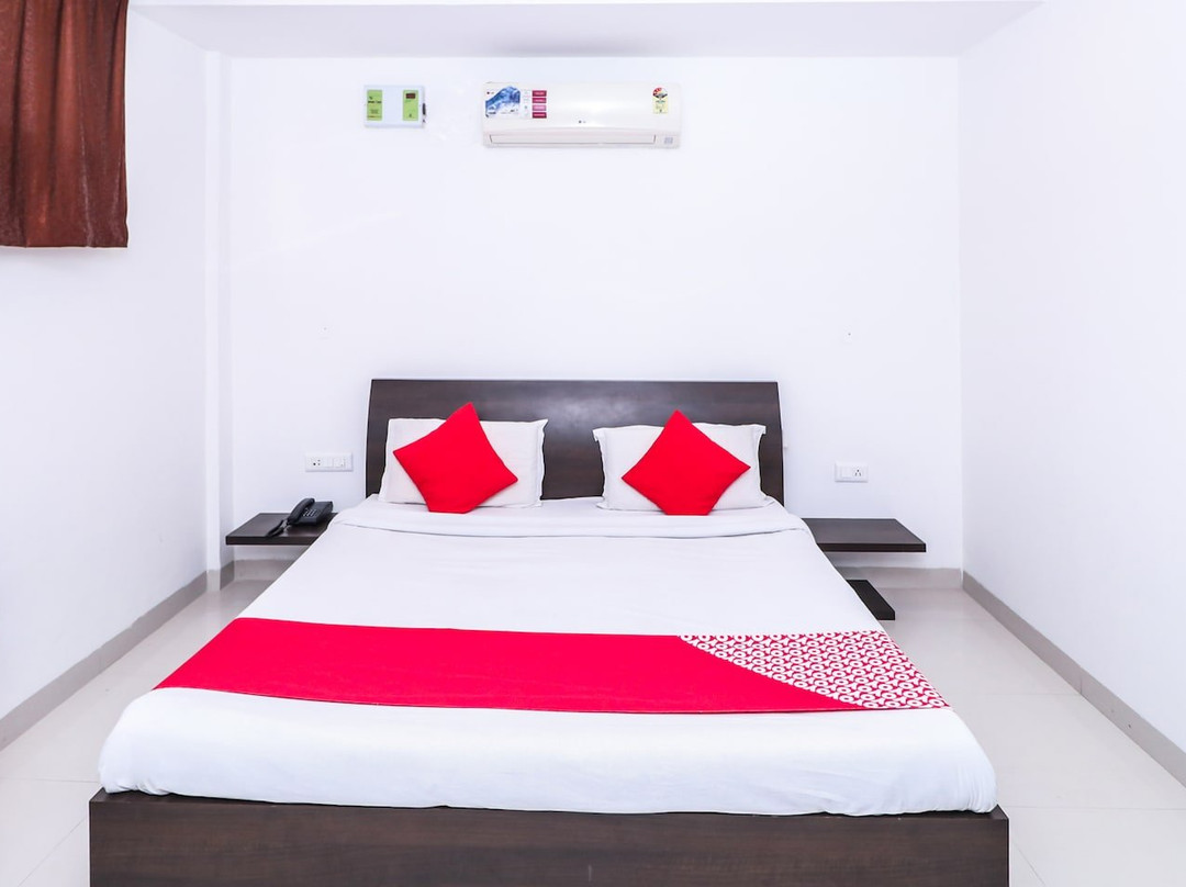 Hotel Divine Residency主图