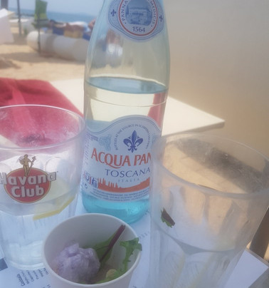 Bay Star Beach Restaurant & Beach-圣洛朗迪瓦尔必去景点