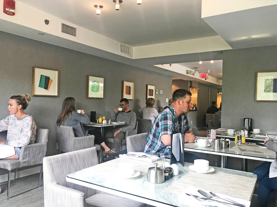 詹姆斯酒店主图