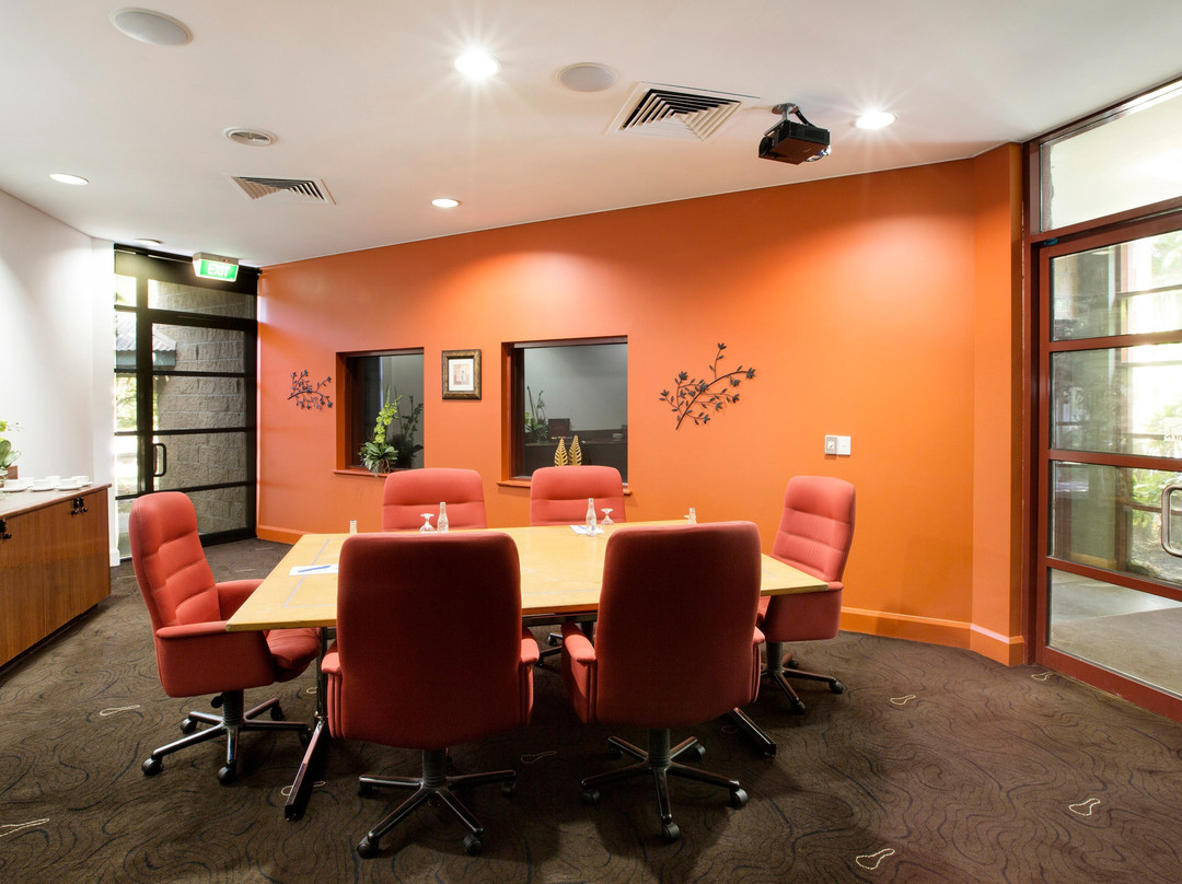 Nightcap at York on Lilydale主图