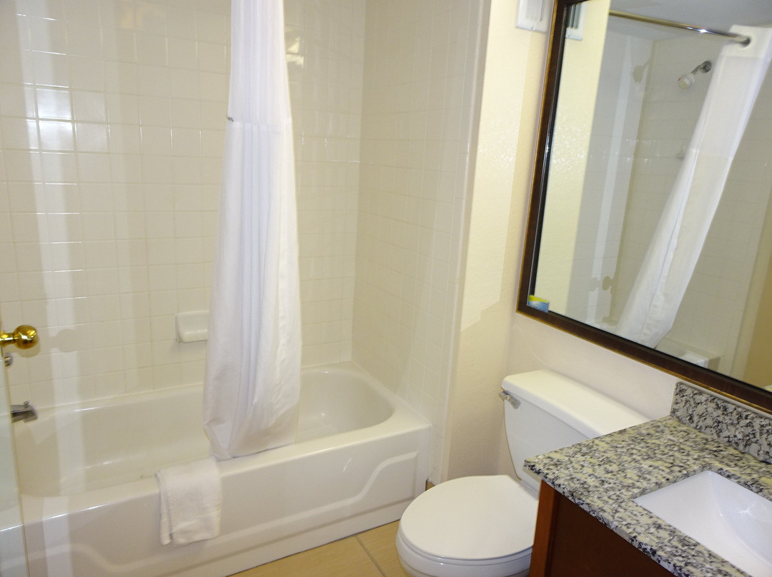 Days Inn & Suites by Wyndham Cedar Rapids主图